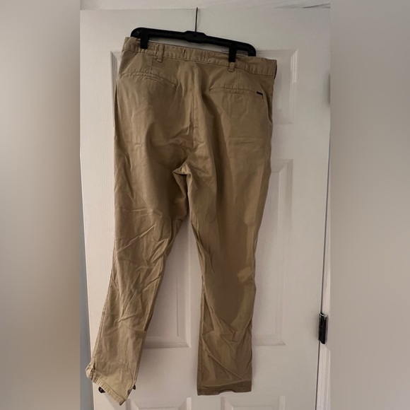 PacSun Khakis - Size 34x32 | Excellent Condition, Classic & Comfortable - Picture 2 of 3